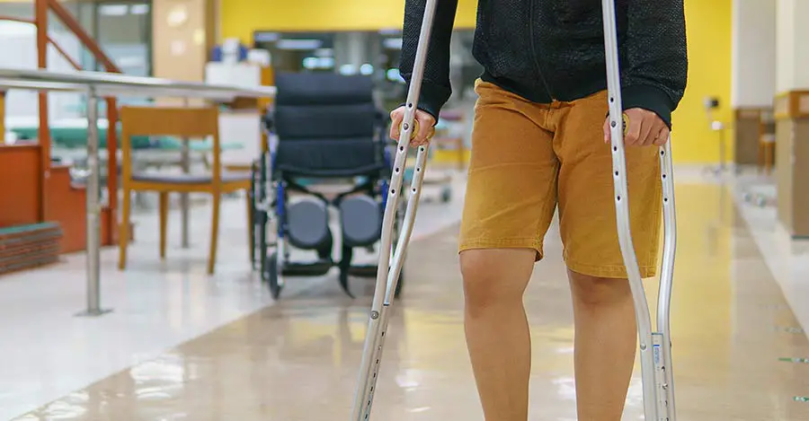 worldcrutches-Do-I-need-crutches-after-hip-surgery