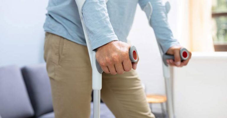 Can I Use Crutches After Knee Replacement