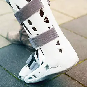 worldcrutches-Best-Walking-Boots