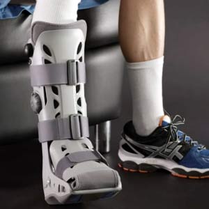 worldcrutches-best-walkingboot-socks